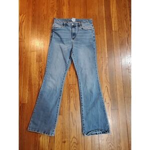 Time and Tru Womens Med/Lt Wash Bootcut Stretch Jeans 10 Short Lt distress edges